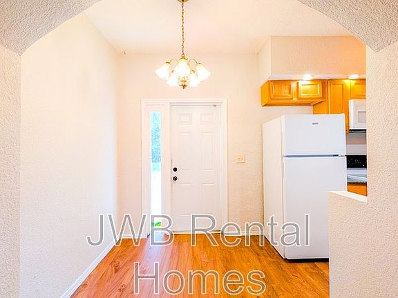 3rd image of 5968 Oaklane Dr