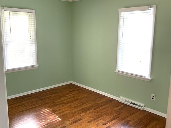 5th image of 202 S Orchard Dr