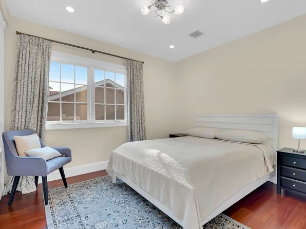 209-25 28th Avenue image 13 of 15