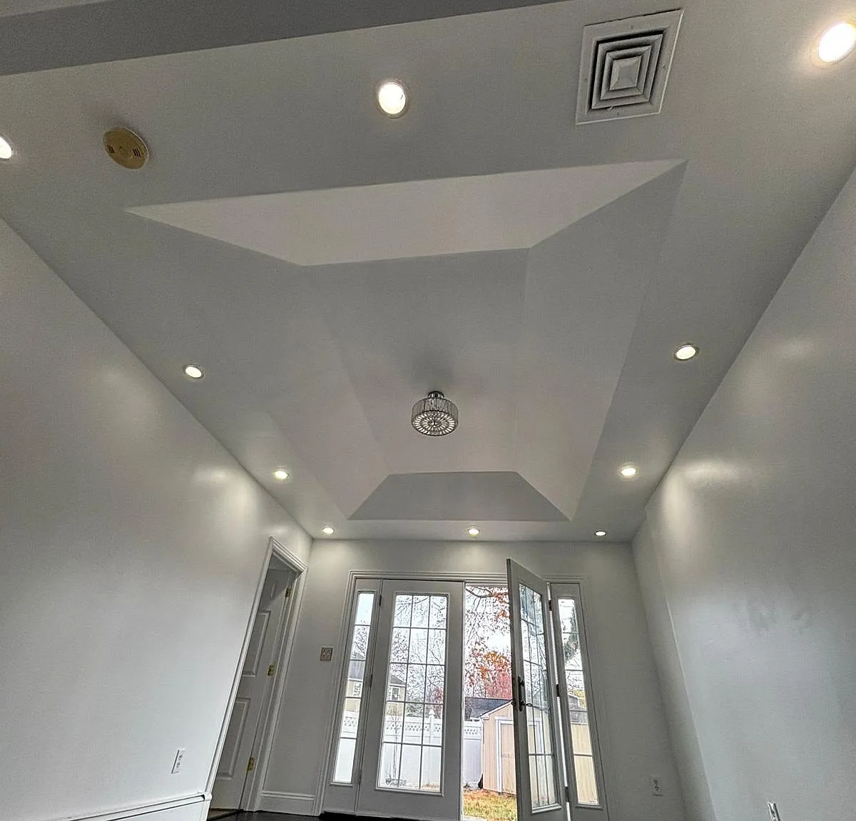 3 bed, 2.5 bath, 1500 sqft, $3,900 — Photo 2