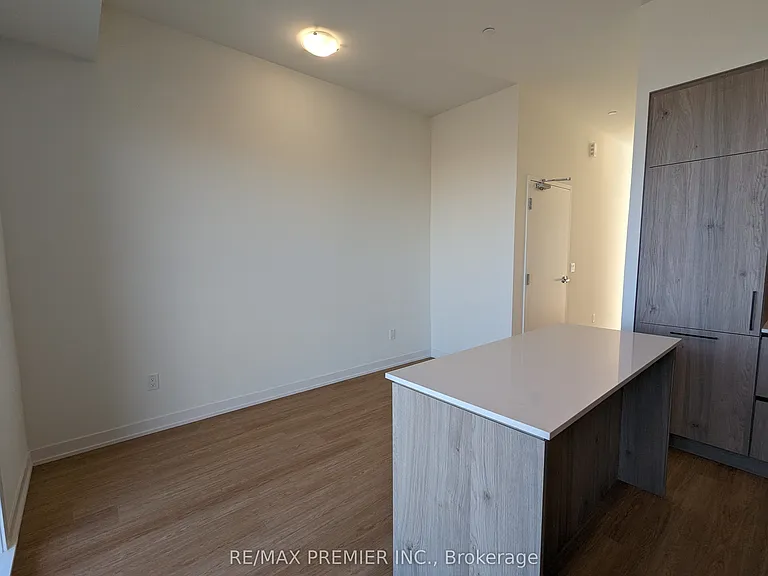 11 Steckley House Ln #403 — Photo 3