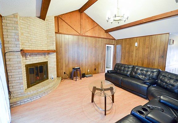 4th image of 706 Sierra Dr