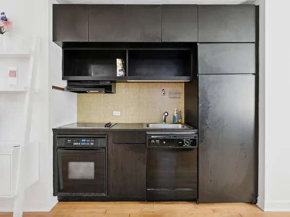 56 Pine Street image 3 of 4