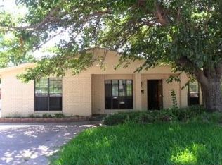 1112 Beacon Hill Dr, Irving, TX 75061