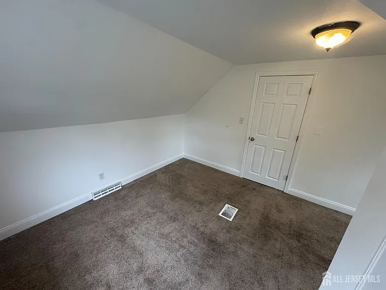 51 Kenwood Ter — Photo 16