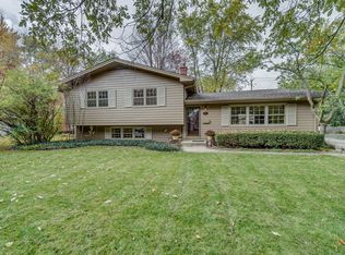 1021 Emerald Dr, Naperville, IL
