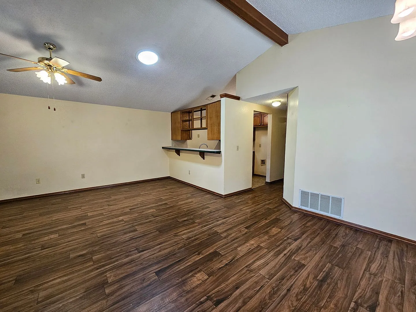 (3) Bed/(2) Bath Avail in Moore Avail NOW! Storm Shelter and Pets Negotiable! — Photo 2