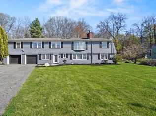 13 Canterbury Rd, Woburn, MA 01801