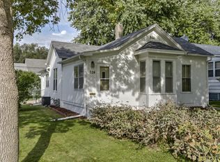 724 S 7th St, Council Bluffs, IA 51501