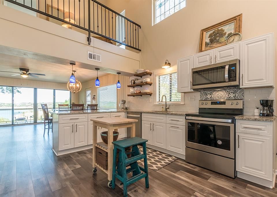 2nd image of 1256 Canyon Springs Dr