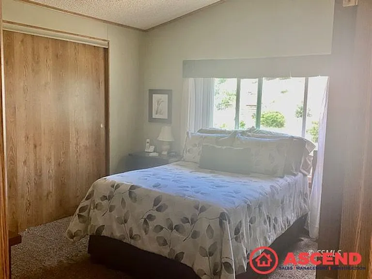 125 Sargent Ln — Photo 10