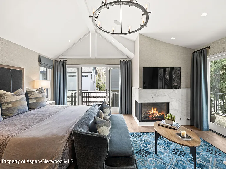 101 E Hallam St — Photo 14
