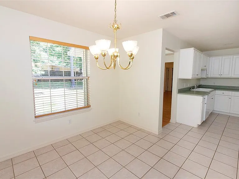 2340 NW 16th Ave — Photo 16