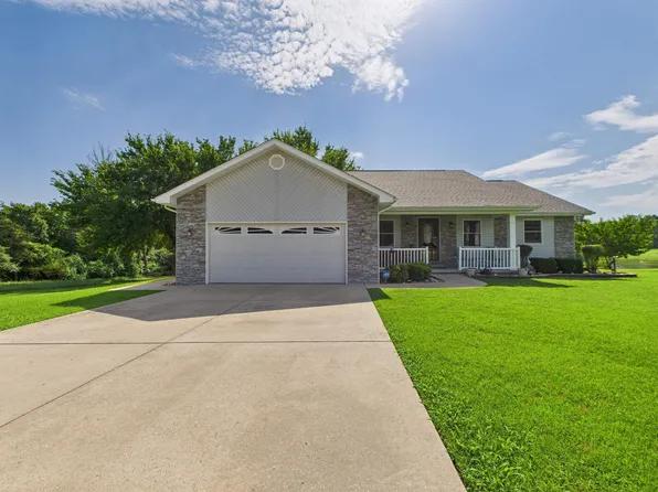 222 Spring Lake Dr, Mountain Home, AR 72653