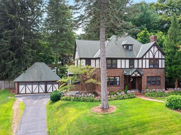 23 Hancock Hill Dr, Worcester, MA 01609