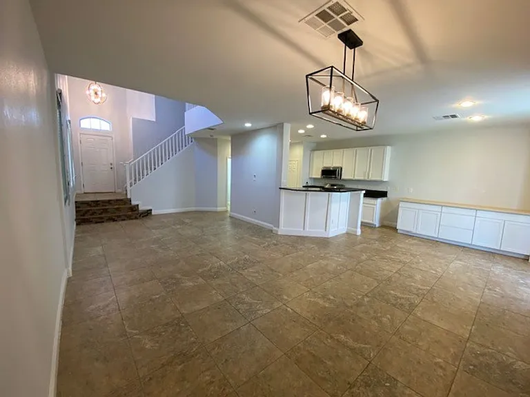 8065 Caspian Moon Dr — Photo 6