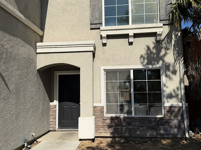 1316 Marapole Ct — Photo 2