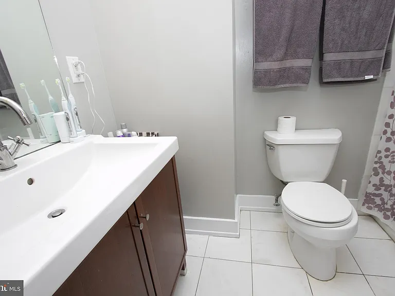 2351 Christian St #D — Photo 17