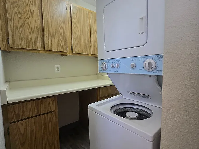 111 W Taylor St — Photo 5
