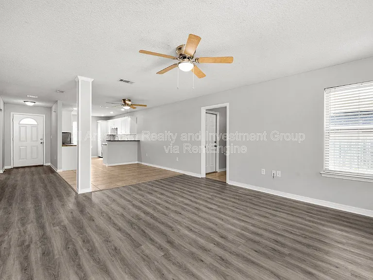 648 Alysheba Dr — Photo 10