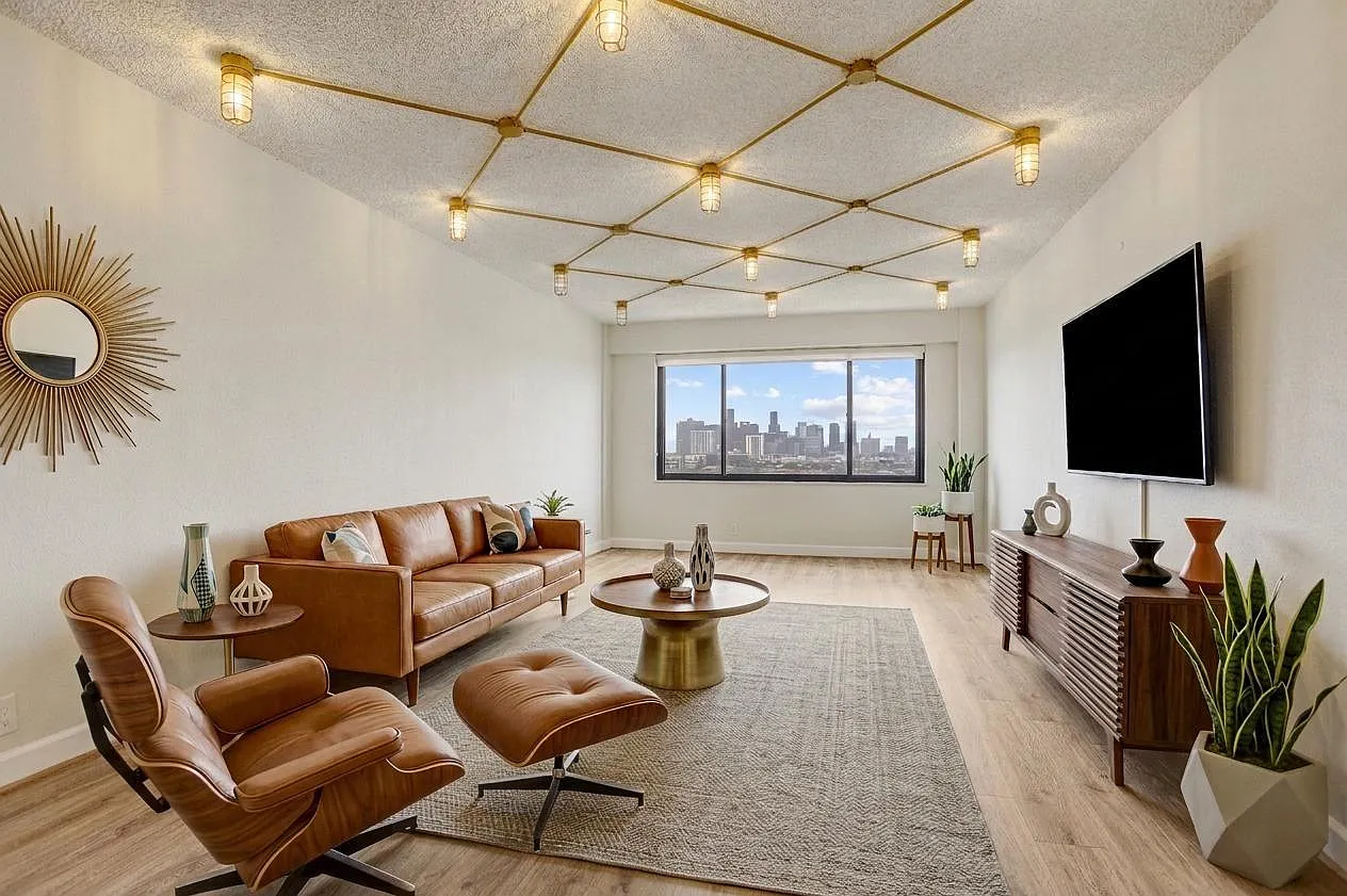 1 bed, 933 sqft, $2,200 — Photo 1