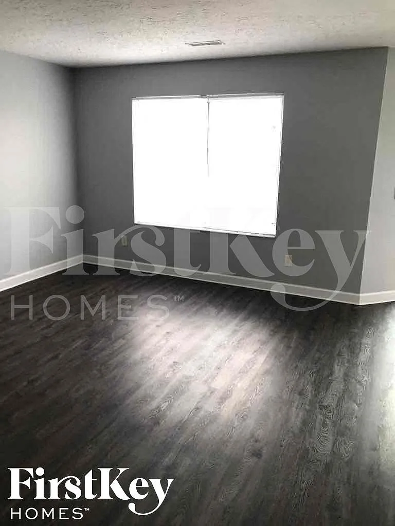 3 bed, 2.5 bath, 1604 sqft, $2,570 — Photo 4