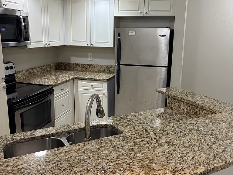 5761 Gatlin Ave #513 — Photo 7