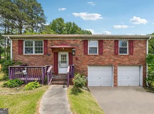 2460 Burton Cir, Morrow, GA