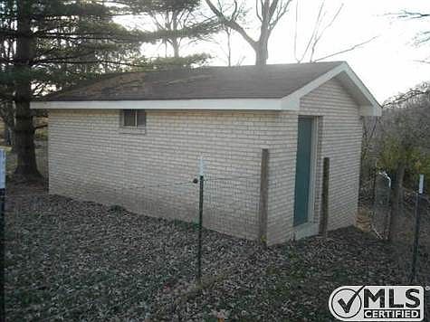 2nd image of 117 Todd Ave