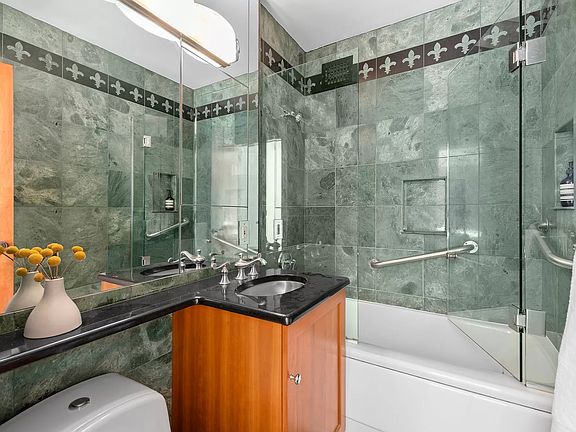 5th image of 201 W 21st St APT 2H