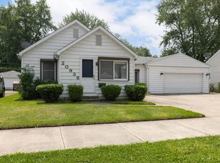 20936 Ridgemont Rd, Harper Woods, MI 48225