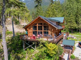 Narrows Inlt N, Sunshine Coast, BC V0N 2H4