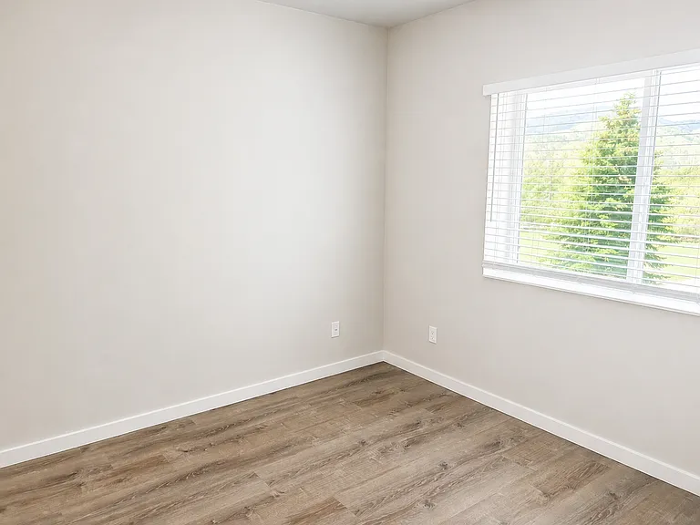 620 Red Table Apartments — Photo 14