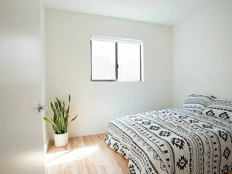 306 N Bonnie Brae St #7 — Photo 5