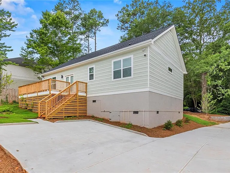 128 Hilltop Dr SW — Photo 22