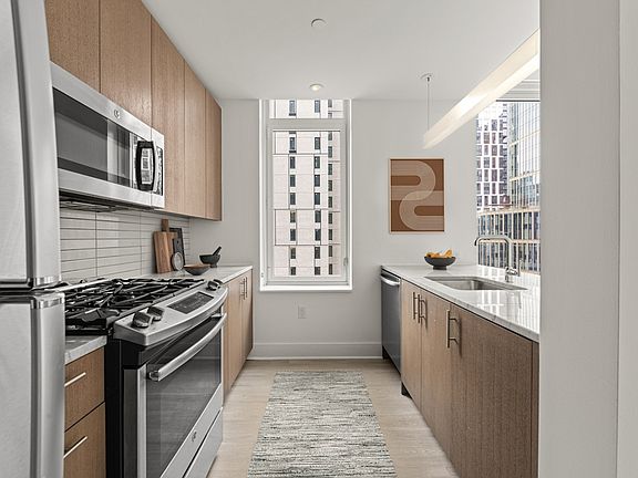 4th image of 86 Fleet Pl APT 18F