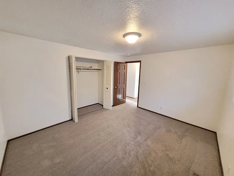 4645 Reimann St NE — Photo 8