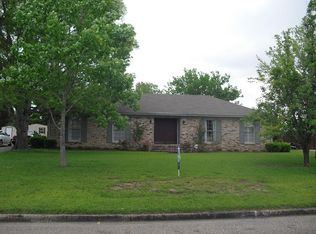 303 E Castlewood Dr, Selma, AL 36701