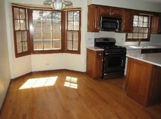 1336 Crestwood Ct, Naperville, IL 60540