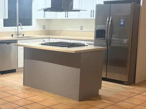 856 Westmount Dr APT 6, West Hollywood, CA 90069