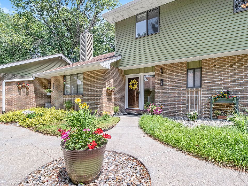 1st image of 732 Charlemagne Blvd