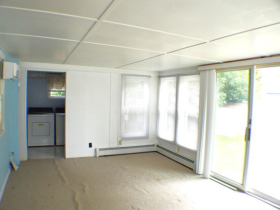 4th image of 327 Desoto Ave