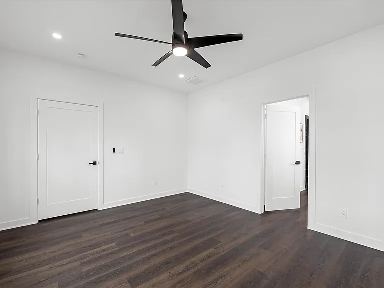 7440 Avenue E — Photo 29