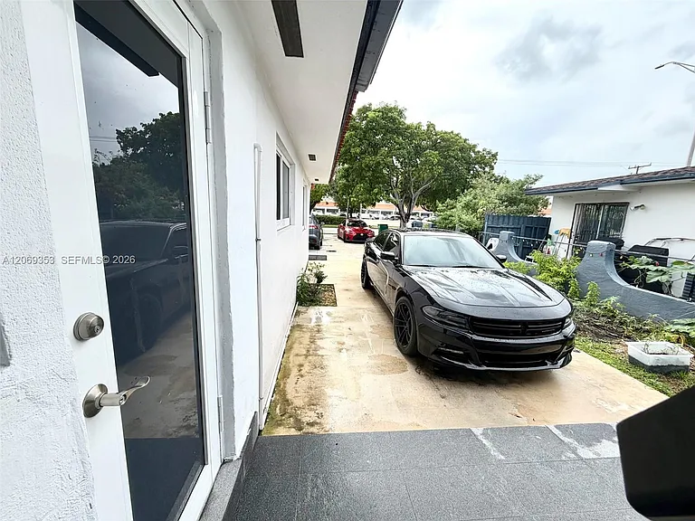 931 SW 82nd Ave #3 — Photo 33