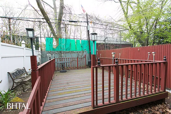 Sold by B.H. TAL Real Estate | media 9