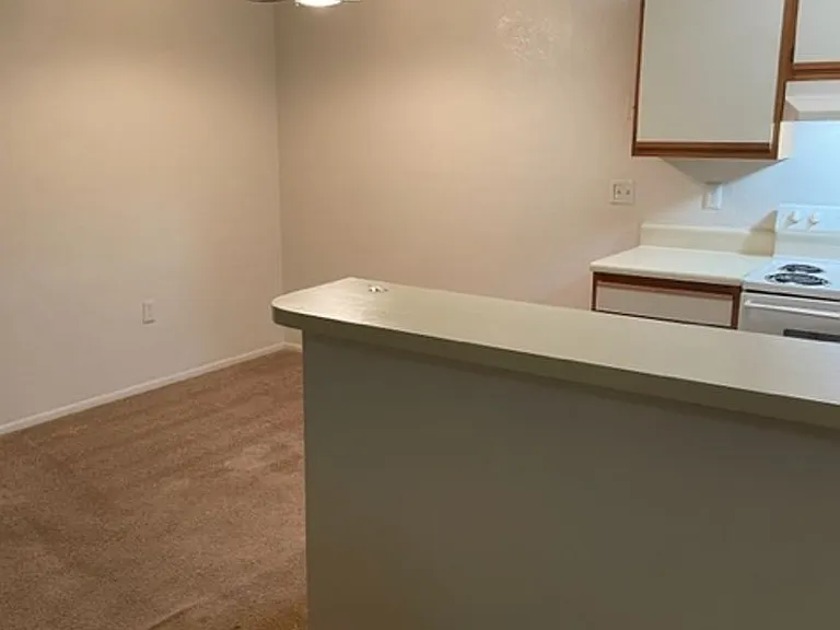 635 Buoy Ln #304 — Photo 16