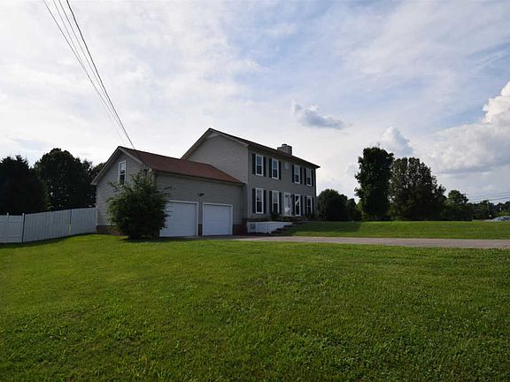 3rd image of 3440 E Henderson Way