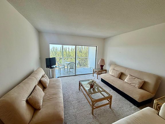 5th image of 3150 N Palm Aire Drive #804