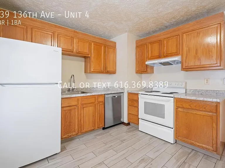 539 136th Ave #4 — Photo 3