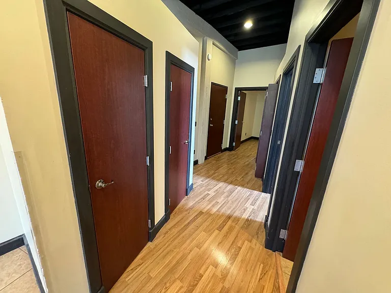 431 W Walnut St #B — Photo 9